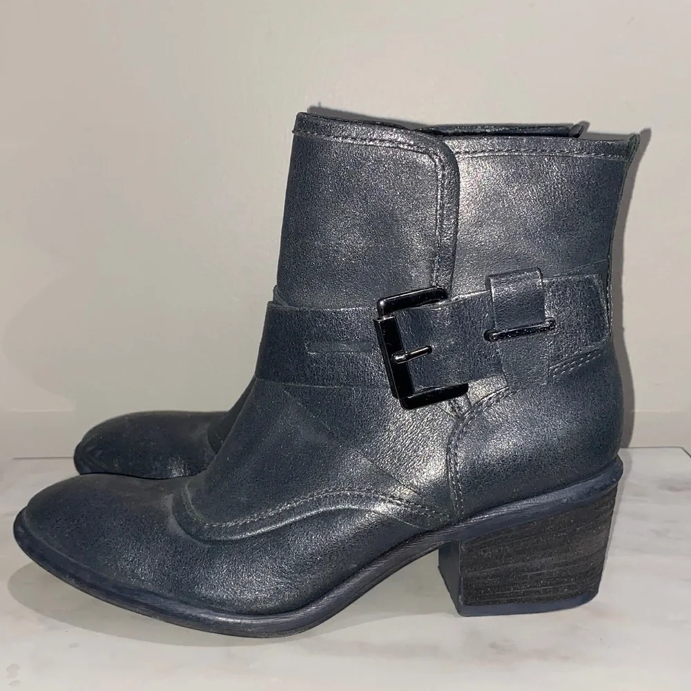 Donald J Pliner Gray Diem Boots Booties Size 6